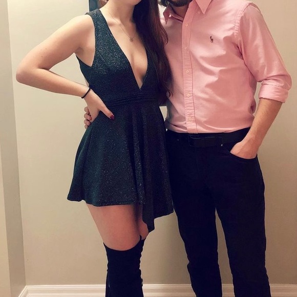 Sparkly plunge neckline romper - Picture 6 of 6